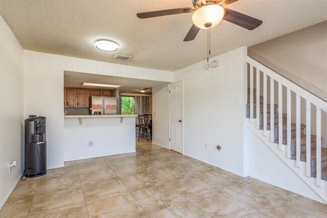 Foto del edificio - 1602 Brigadoon Dr