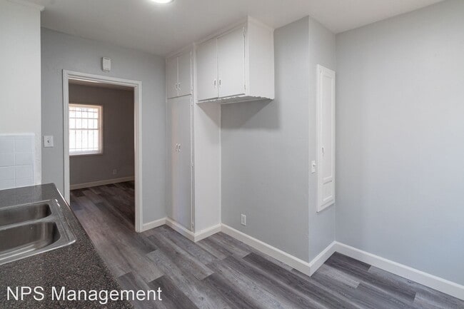 Building Photo - 2 br, 1 bath Apartment - 1945 W Vernon Ave...