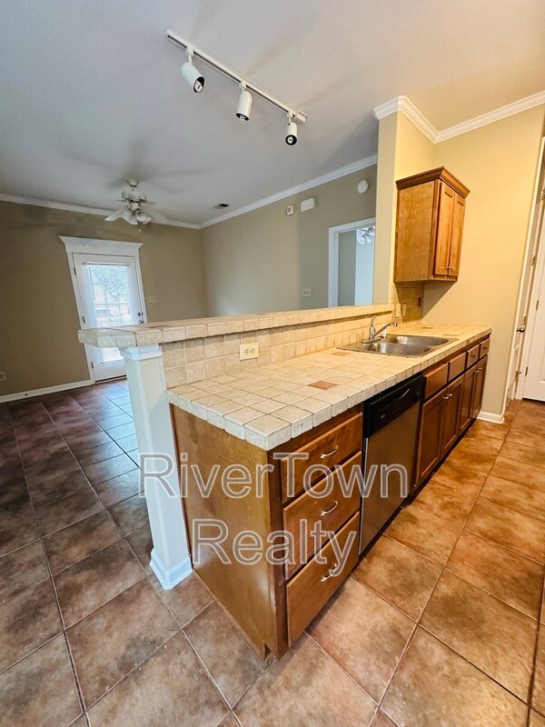 Photo - 641 Gookin Pl House