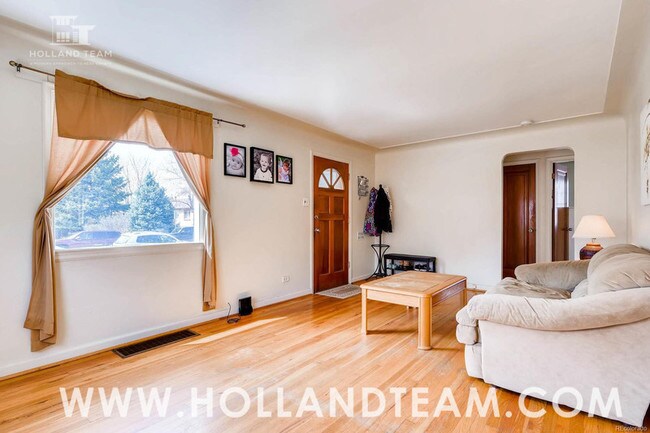 Foto del edificio - 2468 S Marion St