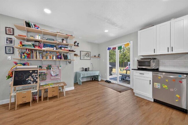 Building Photo - 6021 Bluebell Cir