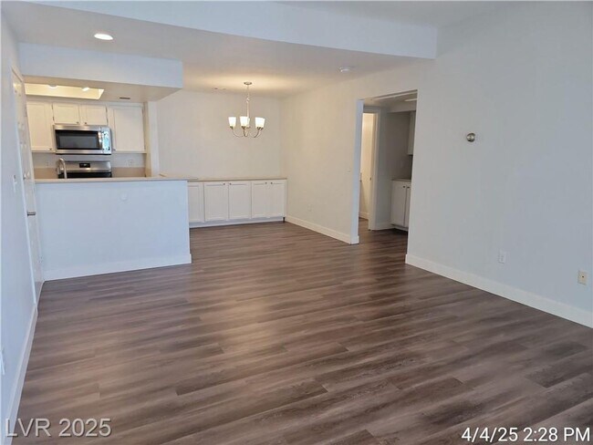 Building Photo - GORGEOUS 2ND FLOOR UNIT LOCATED IN GATED C...