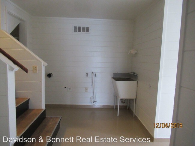 Building Photo - 2 br, 2 bath House - Ramona 5 Ave.