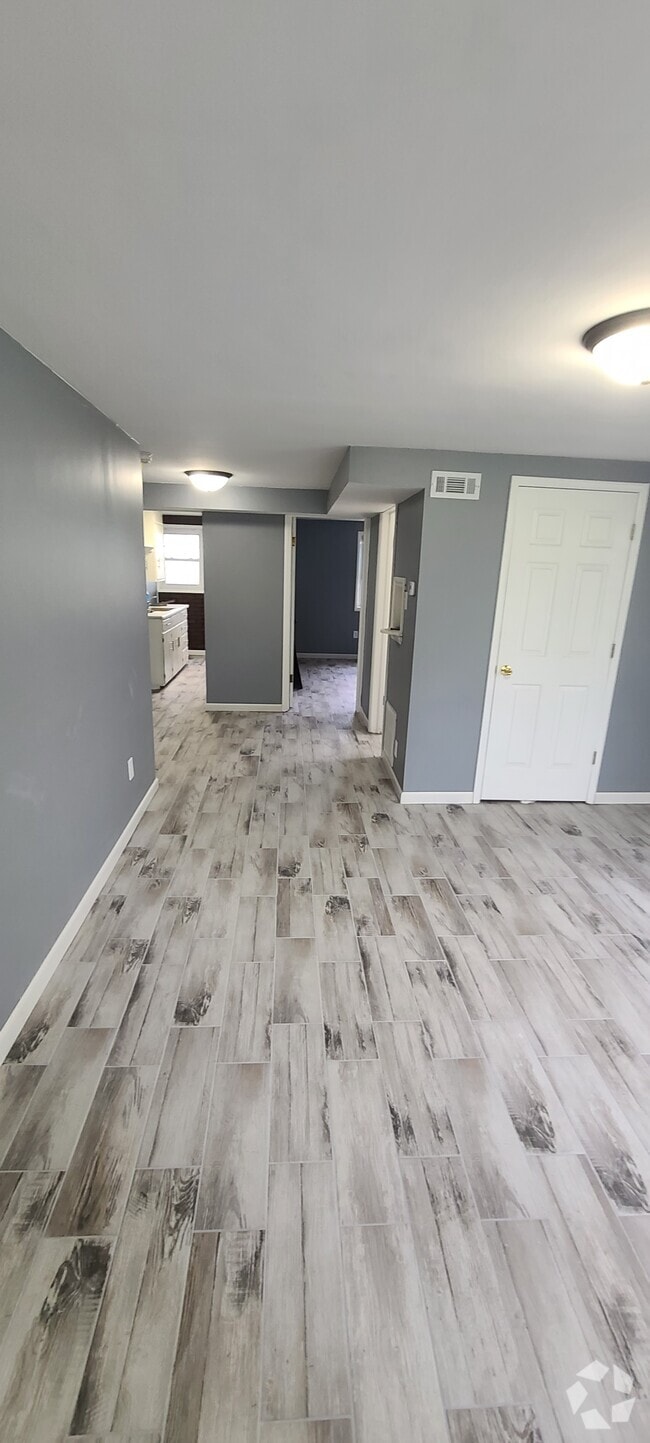 Apartments For Rent in Stella, NE with Hardwood Floors 1 Rentals