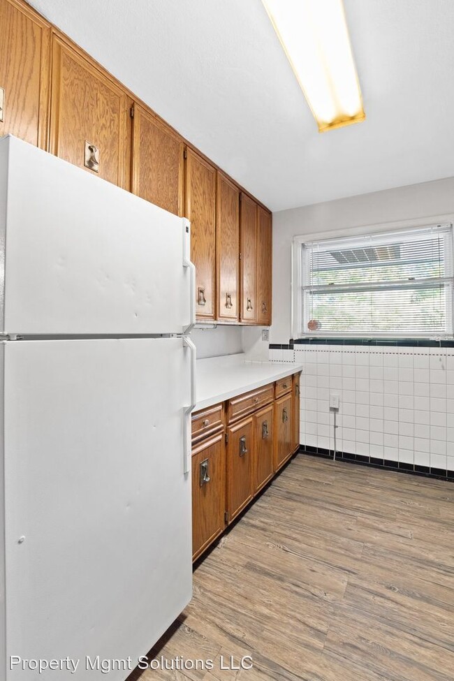 Building Photo - 2 br, 1 bath House - 5650 Lucas Hunt Rd.