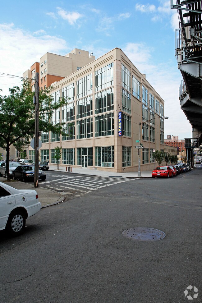 Rev Ruben Díaz Apartments - 950 Westchester Ave