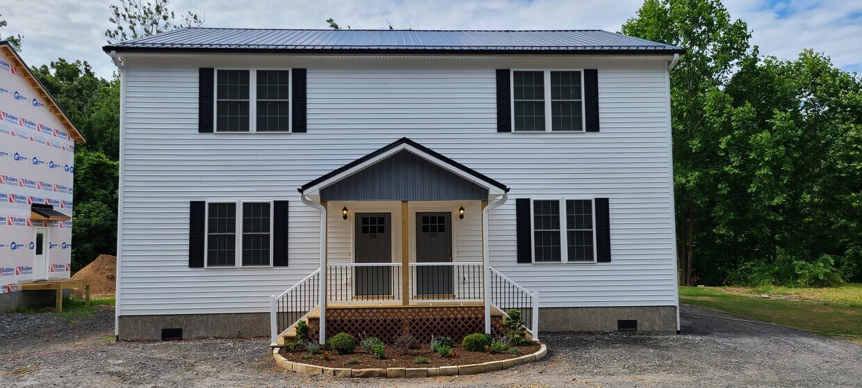 560 Old US Hwy 70, Swannanoa, NC 28778 Townhome Rentals in Swannanoa