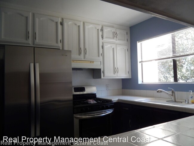 Building Photo - 2 br, 1.5 bath House - 3750 El Camino Real...