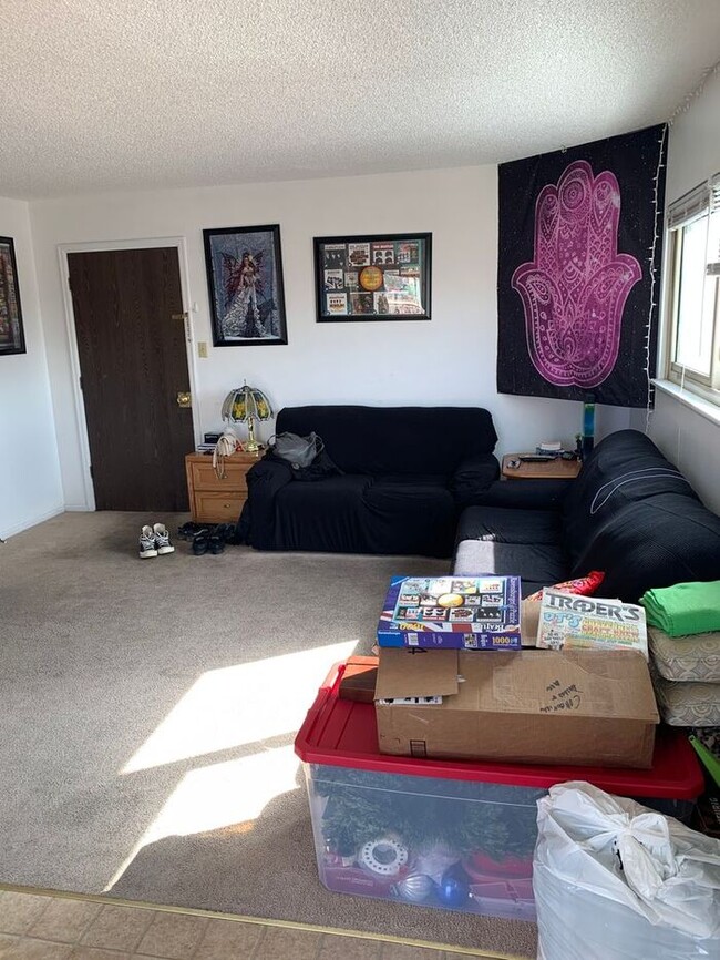 Building Photo - 4517 Parkview Dr