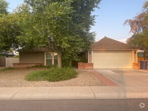 Building Photo - 2509 N Karen Dr