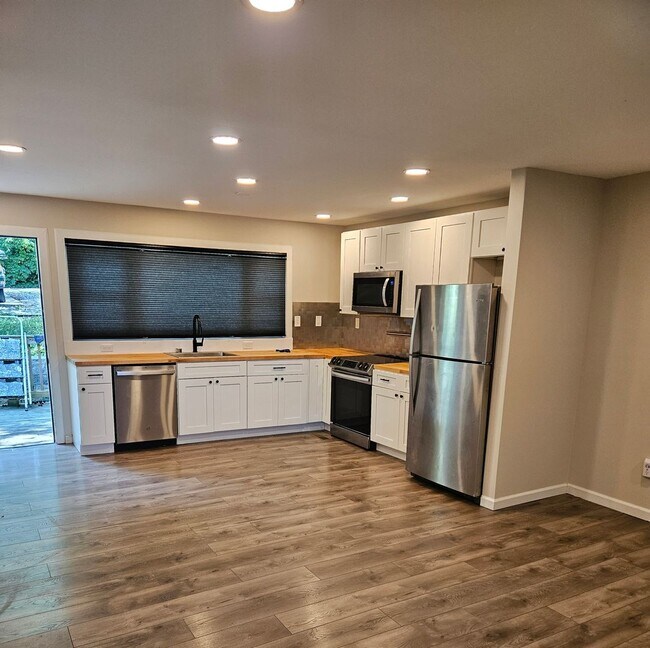 Foto del edificio - *Knoxville 37915 - 3 bedroom, 2 bath home - Contact Brad Croisdale (865) 805-9964