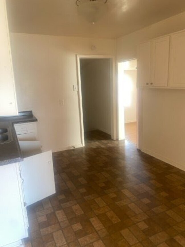 Building Photo - 4624 S Bonham