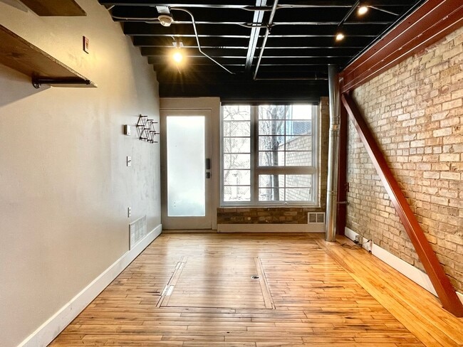 Building Photo - Urban Condo at The Pierpont Lofts!