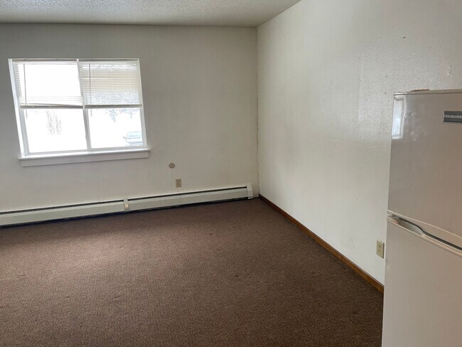 Foto del edificio - 320 Oak Ave N