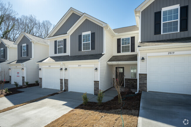 Exterior - 764 L Attitude 34 Dillard Creek