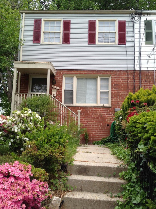 Primary Photo - 3123 Medway St