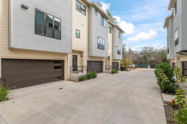 Foto del edificio - 2601 SW Williston Rd