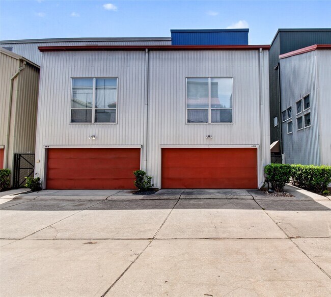 Building Photo - 6916 Yellowstone Way Dr