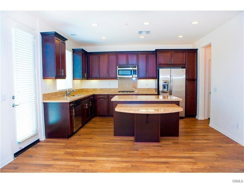 Foto del edificio - 780 Huron Dr