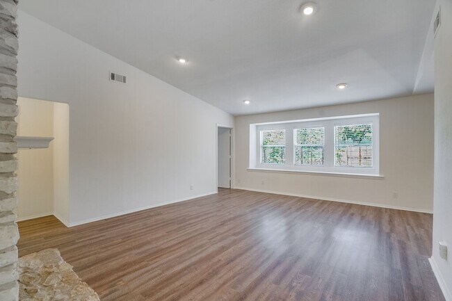 Foto del edificio - 3416 Harpers Ferry Ln