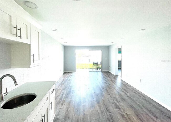 Building Photo - 1361 Snell Isle Blvd NE