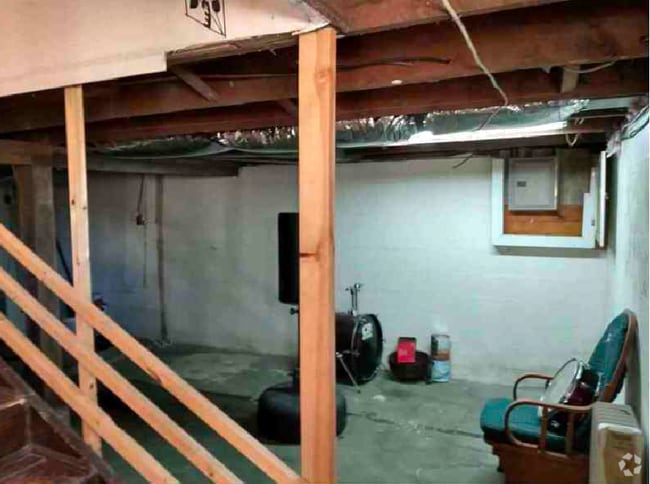 Building Photo - 228 N Sunset Dr