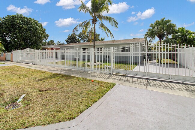 Building Photo - 11740 SW 182nd Terrace