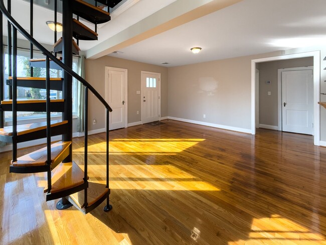 Foto del edificio - Completely Renovated With Historic Charm