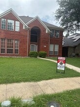 Building Photo - 1605 Willow Creek