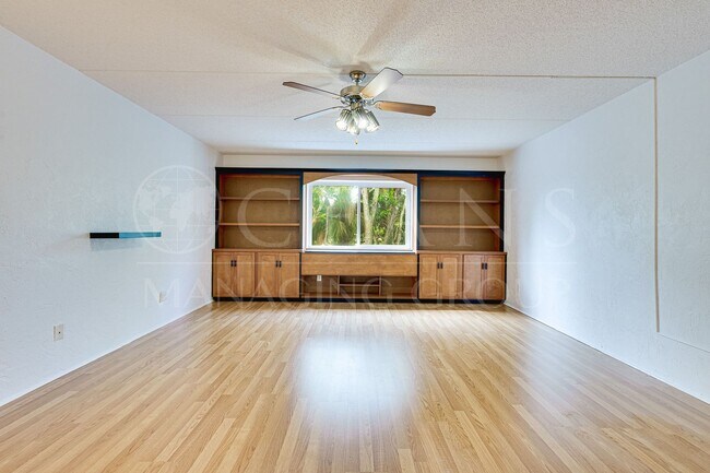 Foto del edificio - Centrally Located Beachside Condo in Ormond