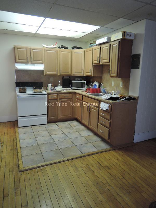Building Photo - 437 Cambridge St