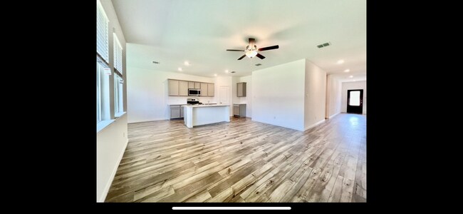 Foto del edificio - 1208 Sequoia Ln
