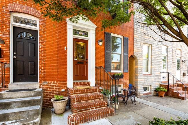 Building Photo - 903 S Potomac St