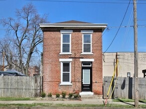 Building Photo - 622 W State St