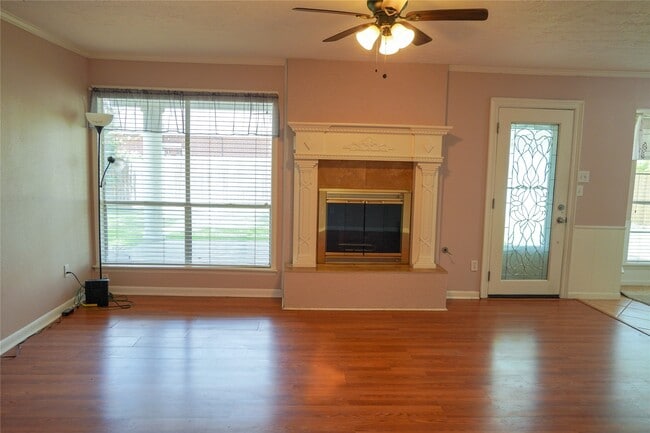 Building Photo - 221 Normal Park Dr