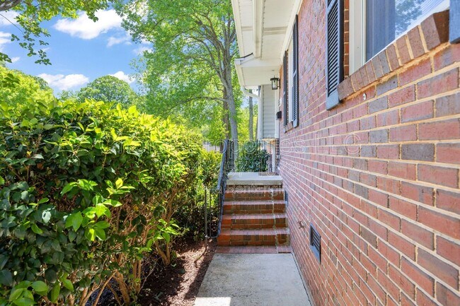 Foto del edificio - 832 Stanfield Dr