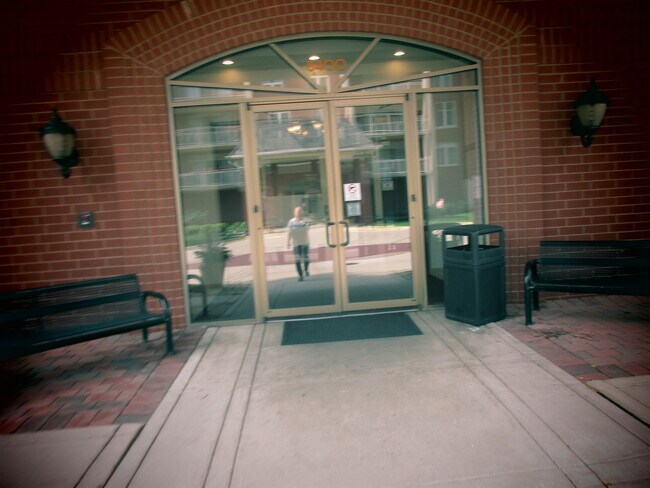 Foto del edificio - 8400 Callie Ave