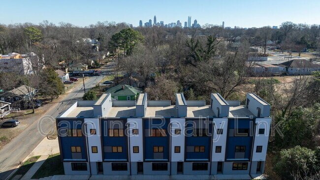 Foto del edificio - 3527 Avalon Ave