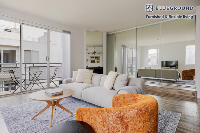 Building Photo - 1443 N Fuller Ave