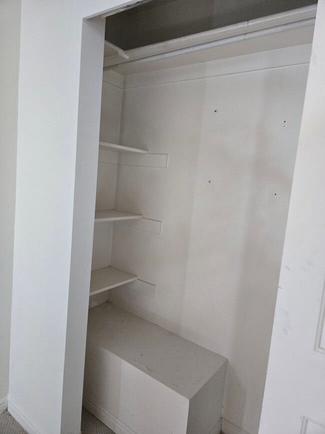 Building Photo - 862 Simondi Ave