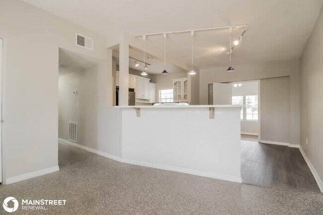 Building Photo - 451 E 6th St, Chuluota, FL 32766