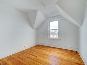 Building Photo - 444 N Broad St