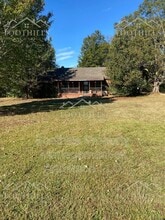 Building Photo - 1018 Cothran Cir