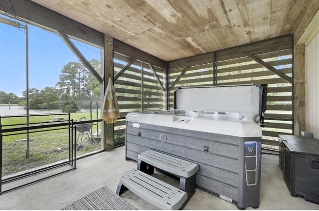 Building Photo - 116 Mistletoe Ln
