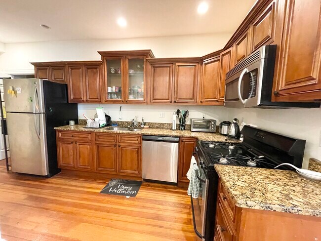 Foto del edificio - 112 Hillside St