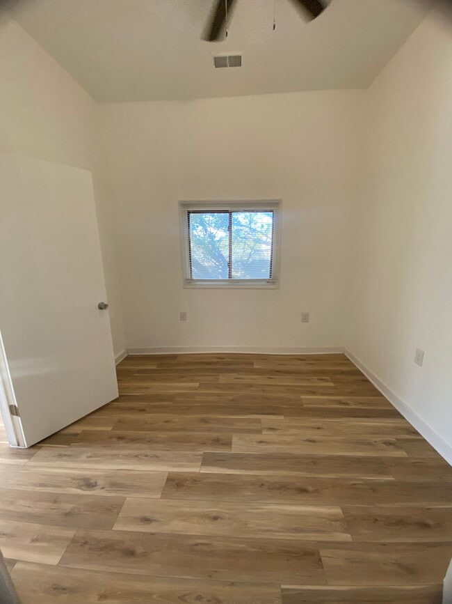 Photo - 2717 Slevin St Apartment