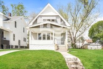 Building Photo - 1735 Joffre Ave