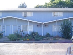 Building Photo - 535 Birch St