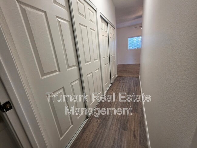 Building Photo - 14605 Burbank Blvd