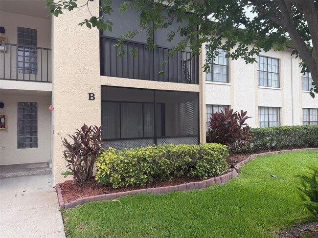 Foto del edificio - 3380 Crystal Ct E